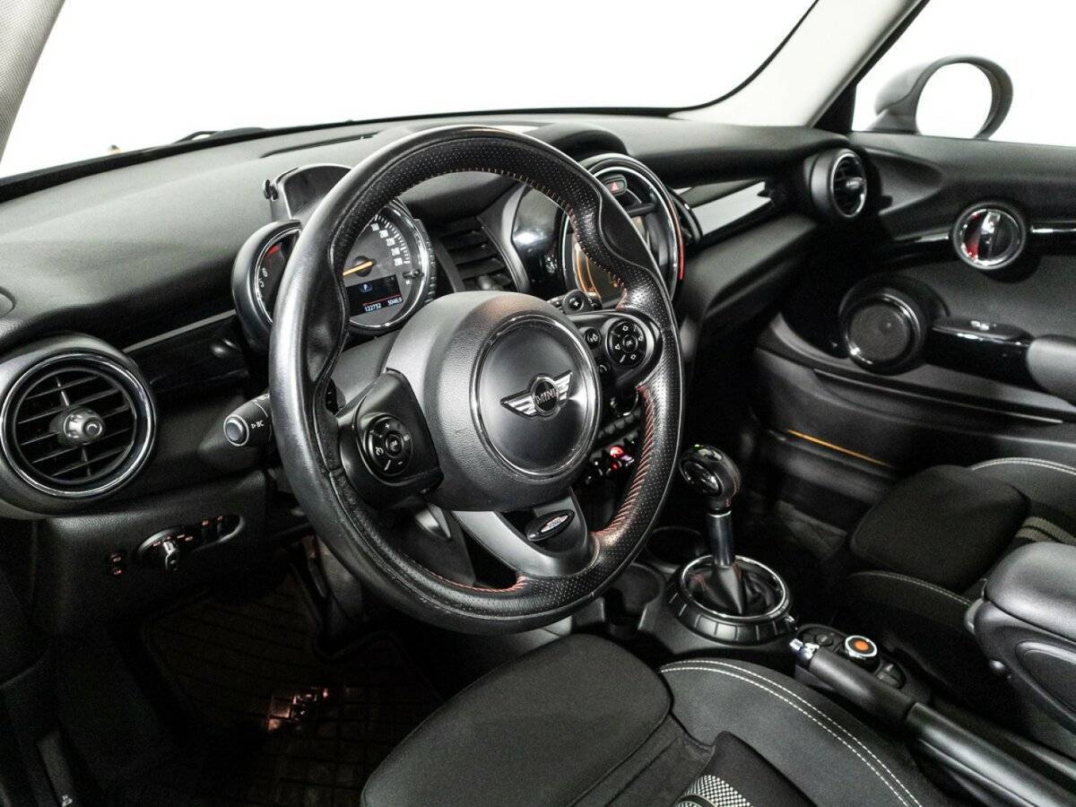 Купить Mini Hatch с пробегом. Фото: #10