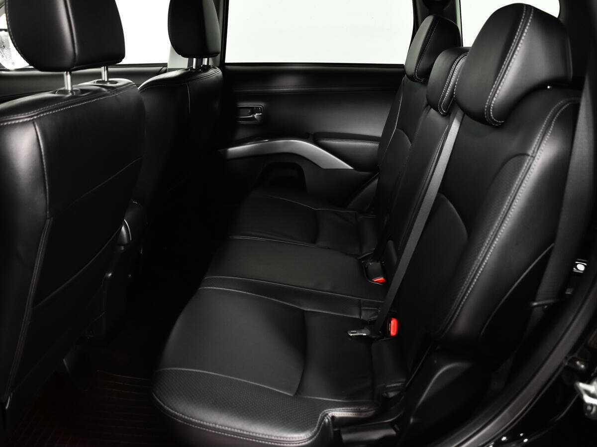 Купить Mitsubishi Outlander с пробегом. Фото: #4