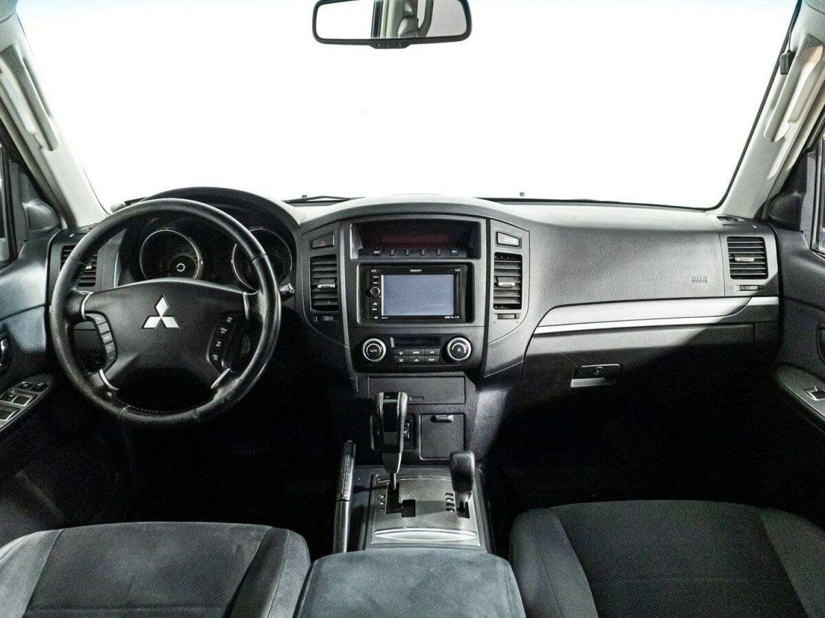 Купить Mitsubishi Pajero с пробегом. Фото: #10