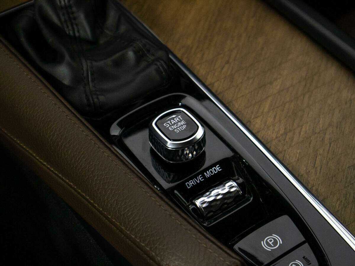 Купить Volvo S90 с пробегом. Фото: #17