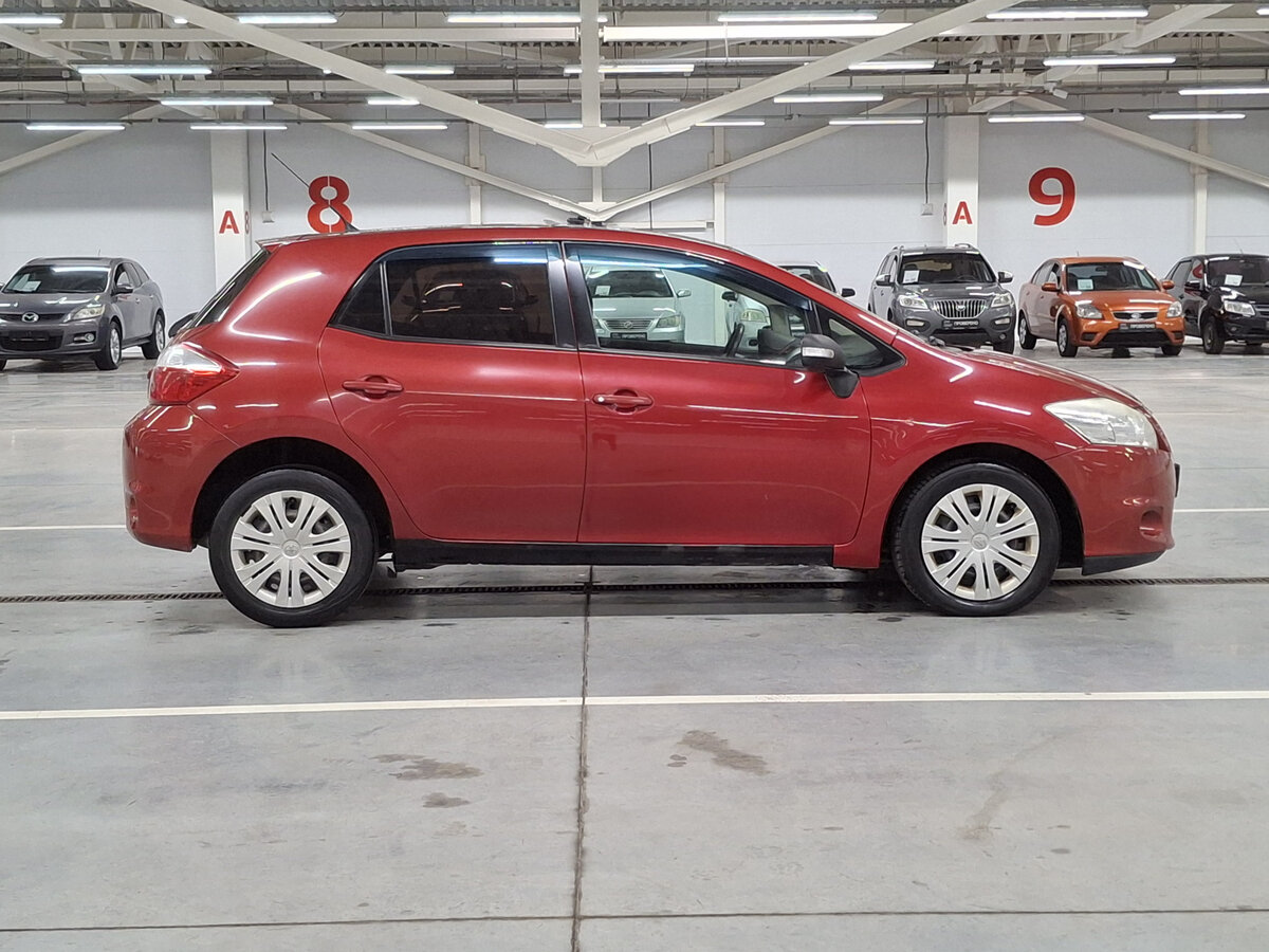Купить Toyota Auris с пробегом. Фото: #3