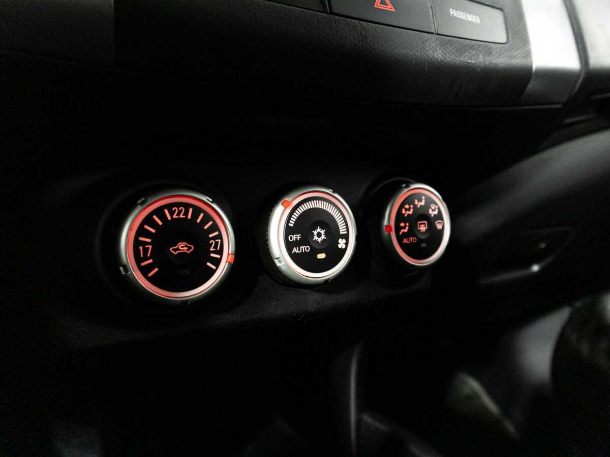 Купить Mitsubishi Outlander с пробегом. Фото: #14