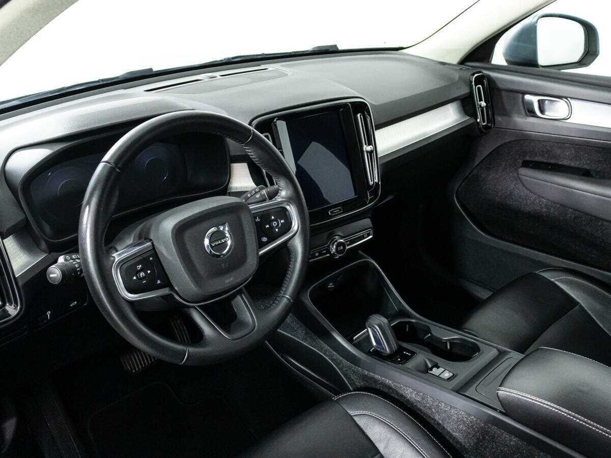 Купить Volvo XC40 с пробегом. Фото: #10