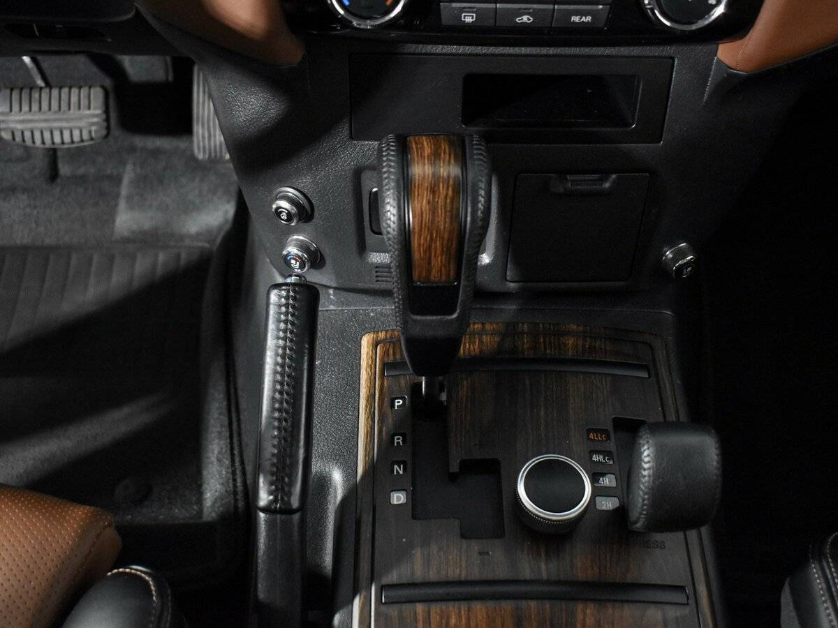 Купить Mitsubishi Pajero с пробегом. Фото: #8