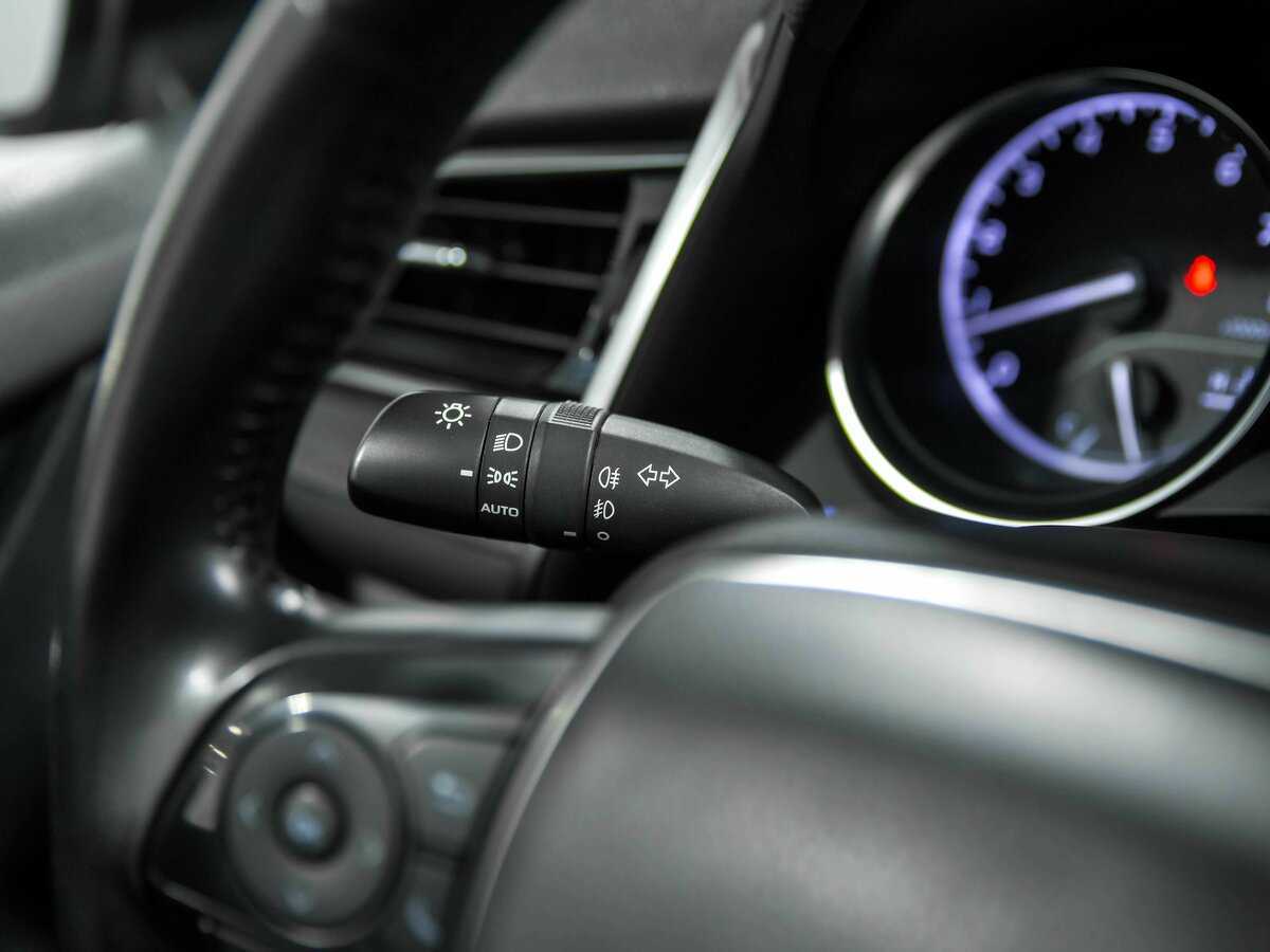 Купить Toyota Camry с пробегом. Фото: #7