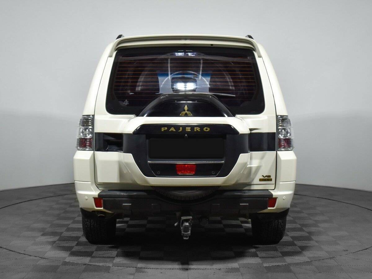 Купить Mitsubishi Pajero с пробегом. Фото: #4