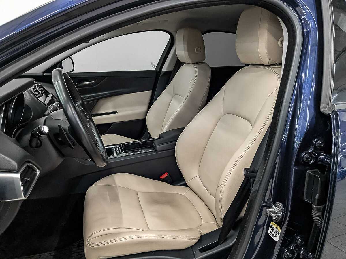 Купить Jaguar XE с пробегом. Фото: #16