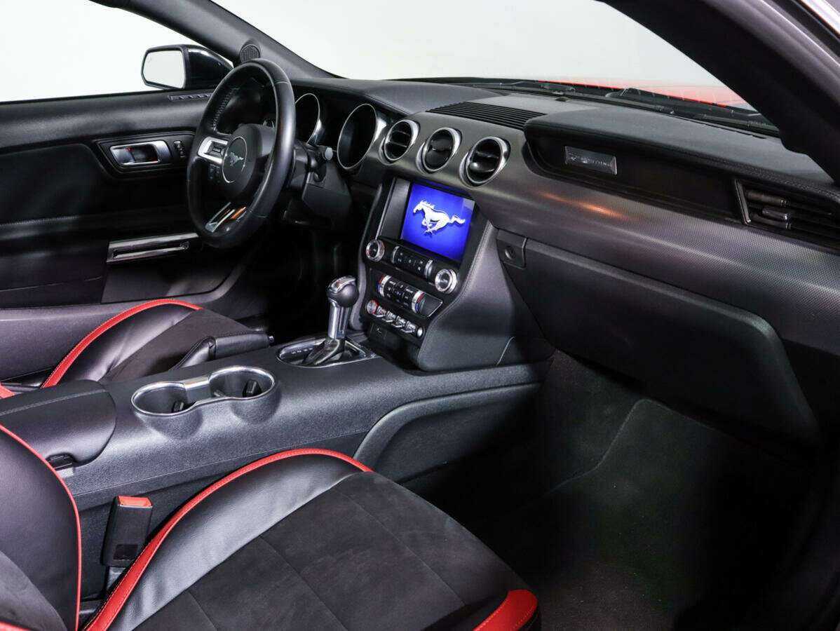 Купить Ford Mustang с пробегом. Фото: #8