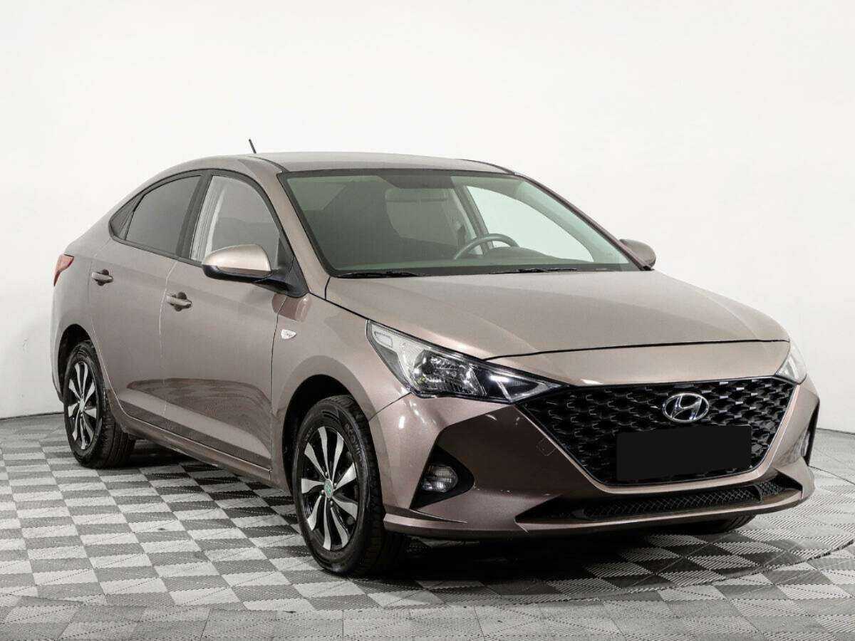 Купить Hyundai Solaris с пробегом. Фото: #2