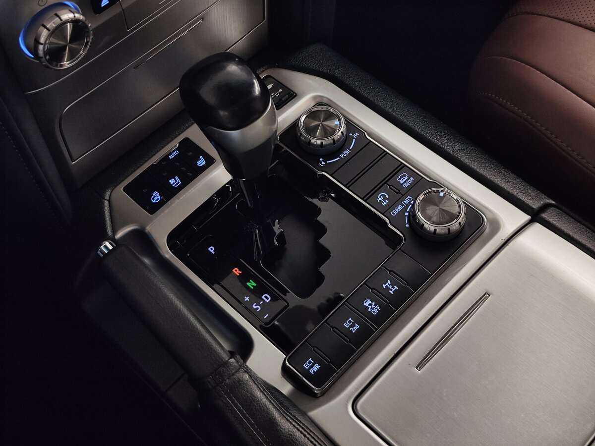Купить Toyota Land Cruiser с пробегом. Фото: #22