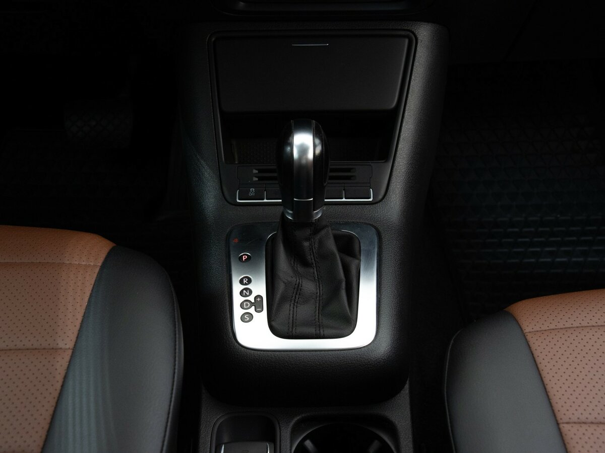 Купить Volkswagen Tiguan с пробегом. Фото: #9