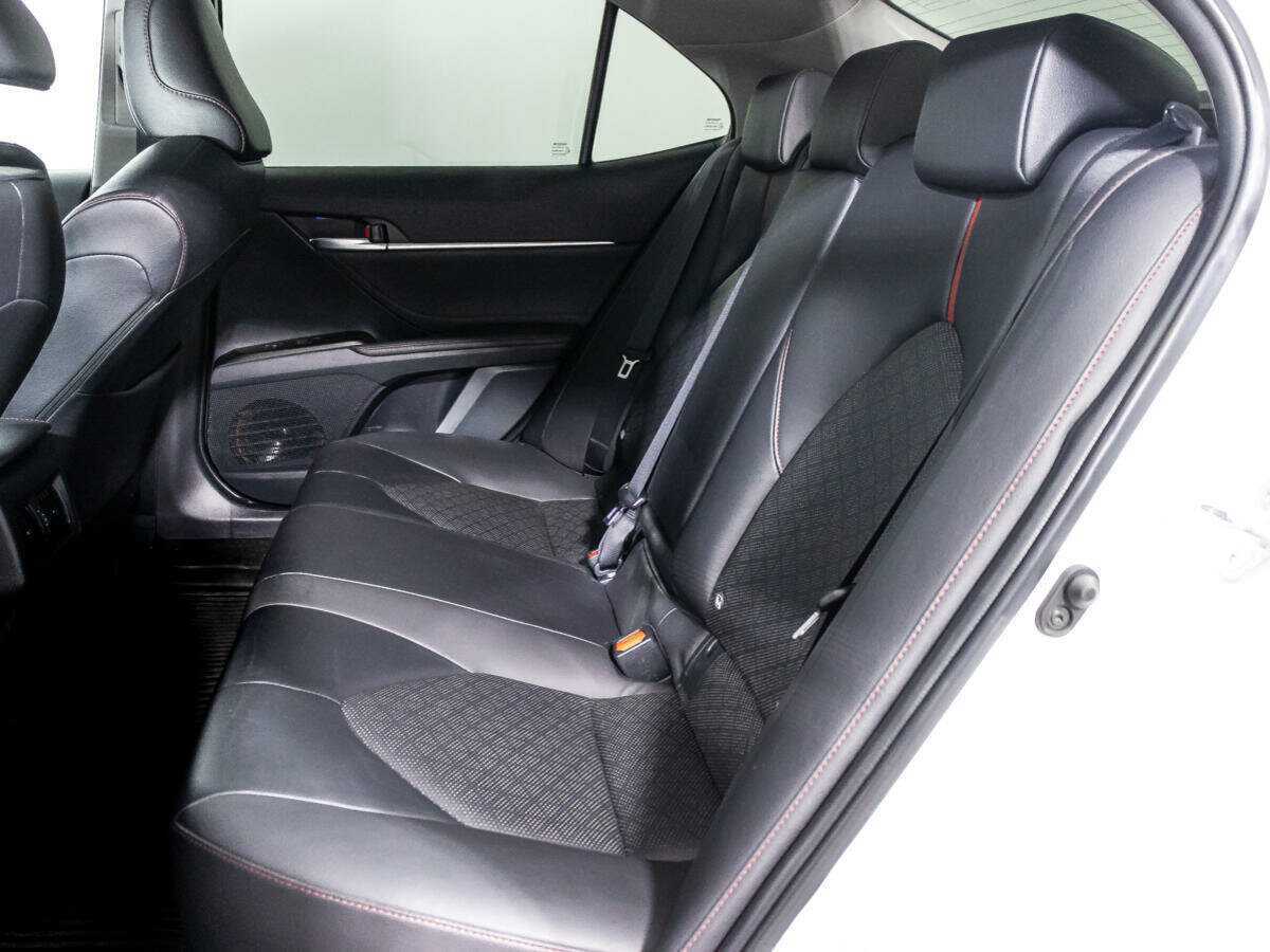 Купить Toyota Camry с пробегом. Фото: #9
