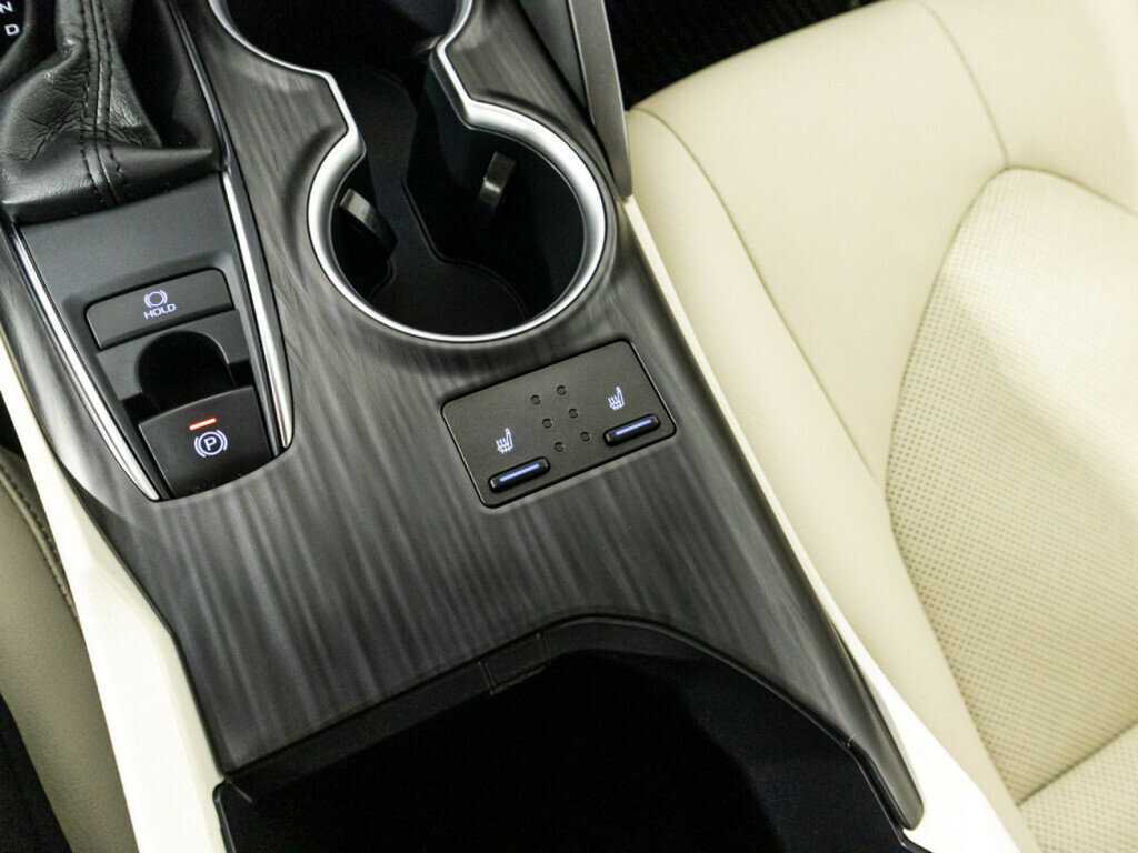 Купить Toyota Camry с пробегом. Фото: #17