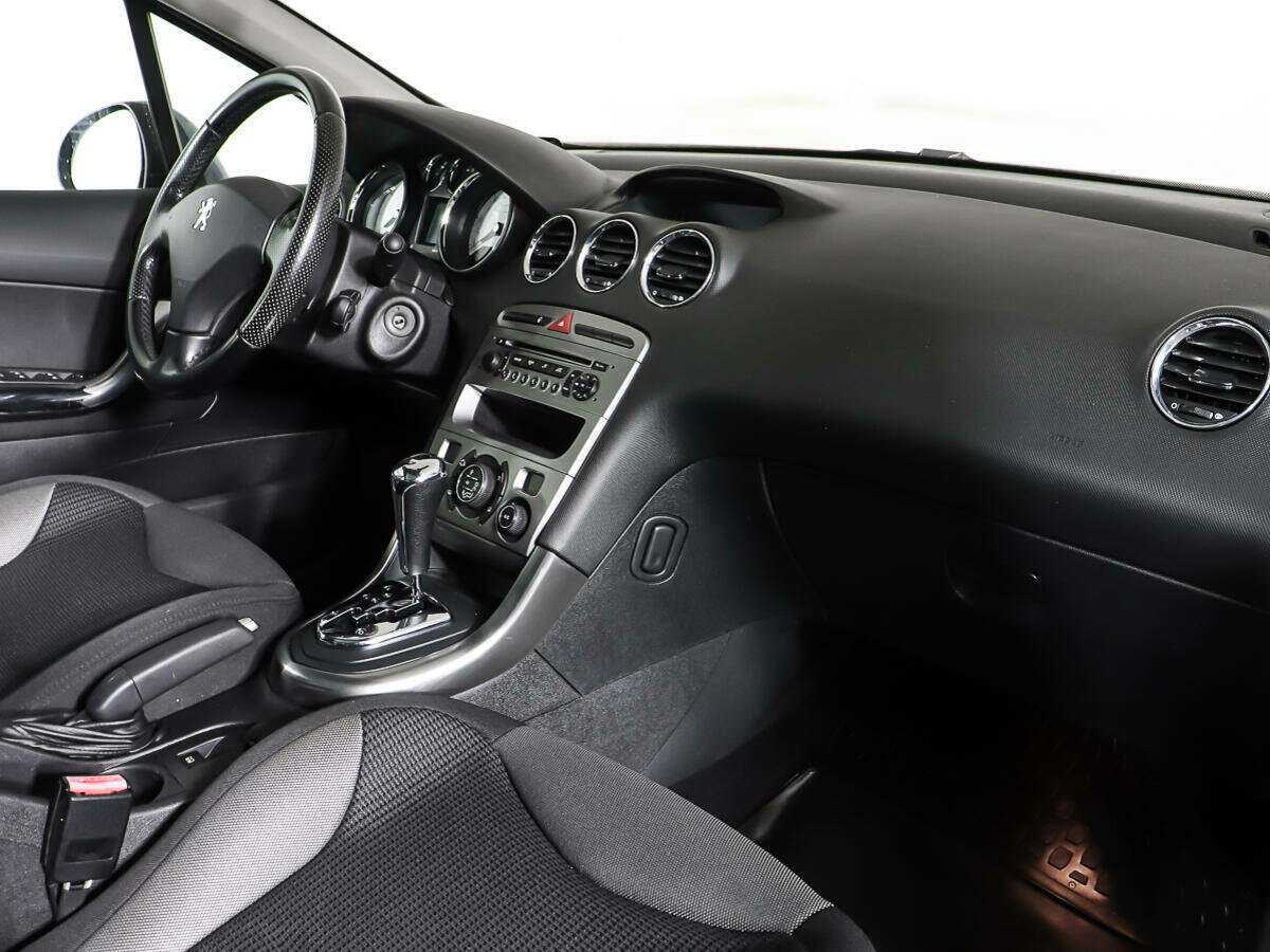 Купить Peugeot 308 с пробегом. Фото: #7
