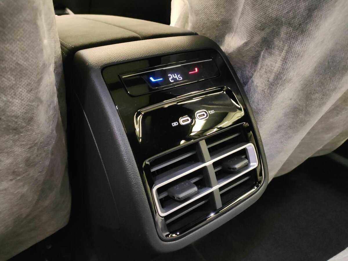 Купить Volkswagen Tiguan с пробегом. Фото: #16