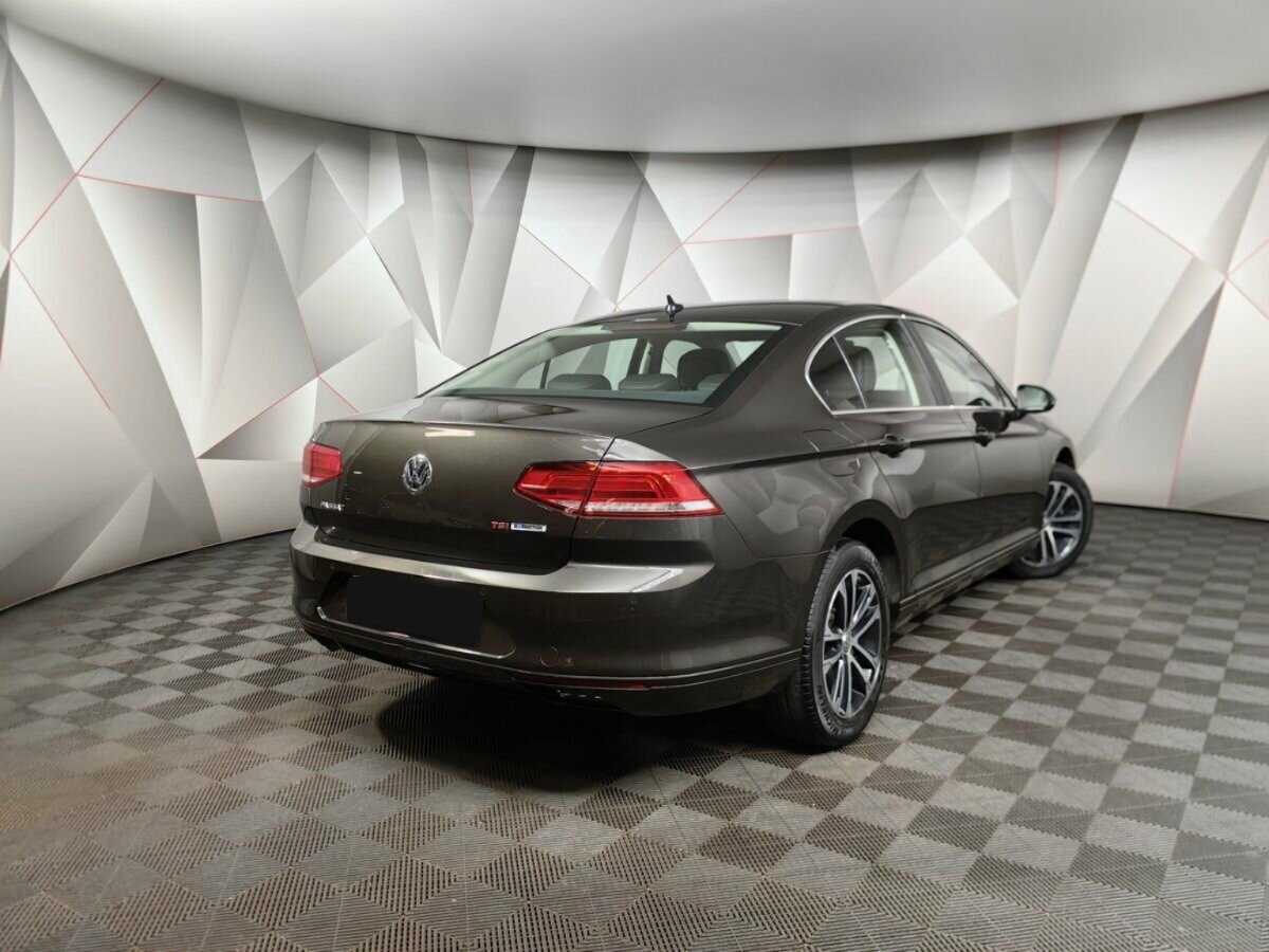 Купить Volkswagen Passat с пробегом. Фото: #1