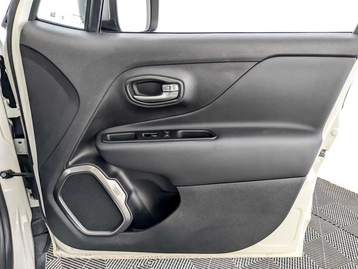 Купить Jeep Renegade с пробегом. Фото: #23