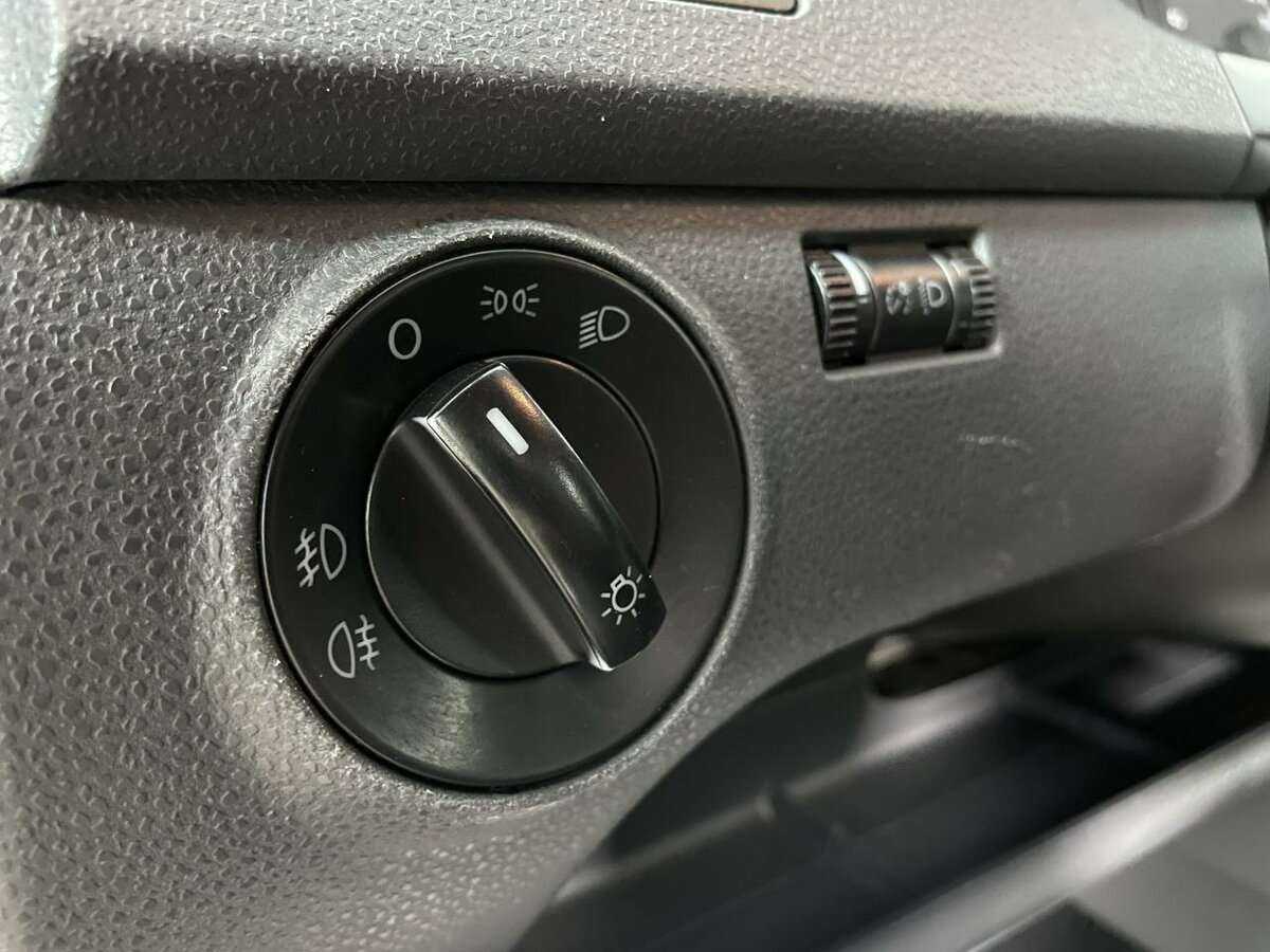 Купить Volkswagen Polo с пробегом. Фото: #8
