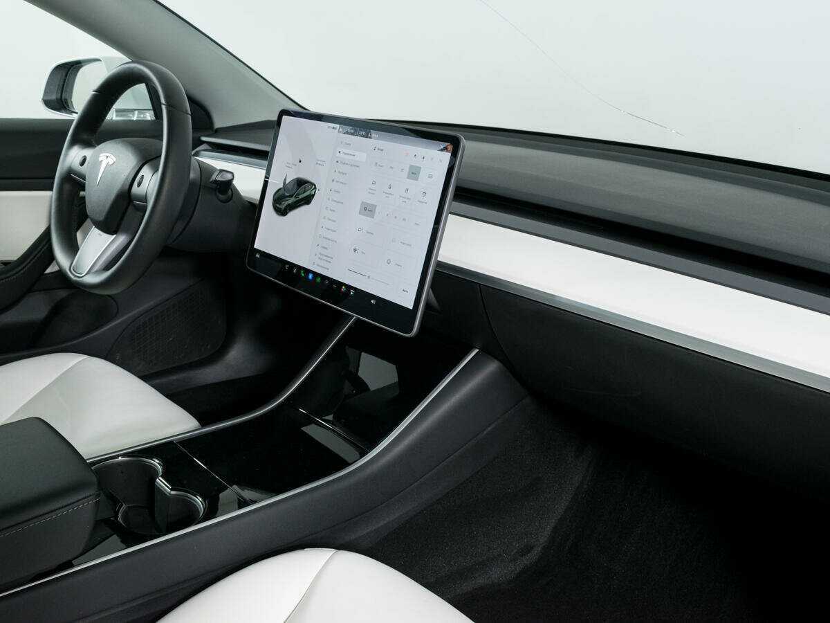 Купить Tesla Model 3 с пробегом. Фото: #5