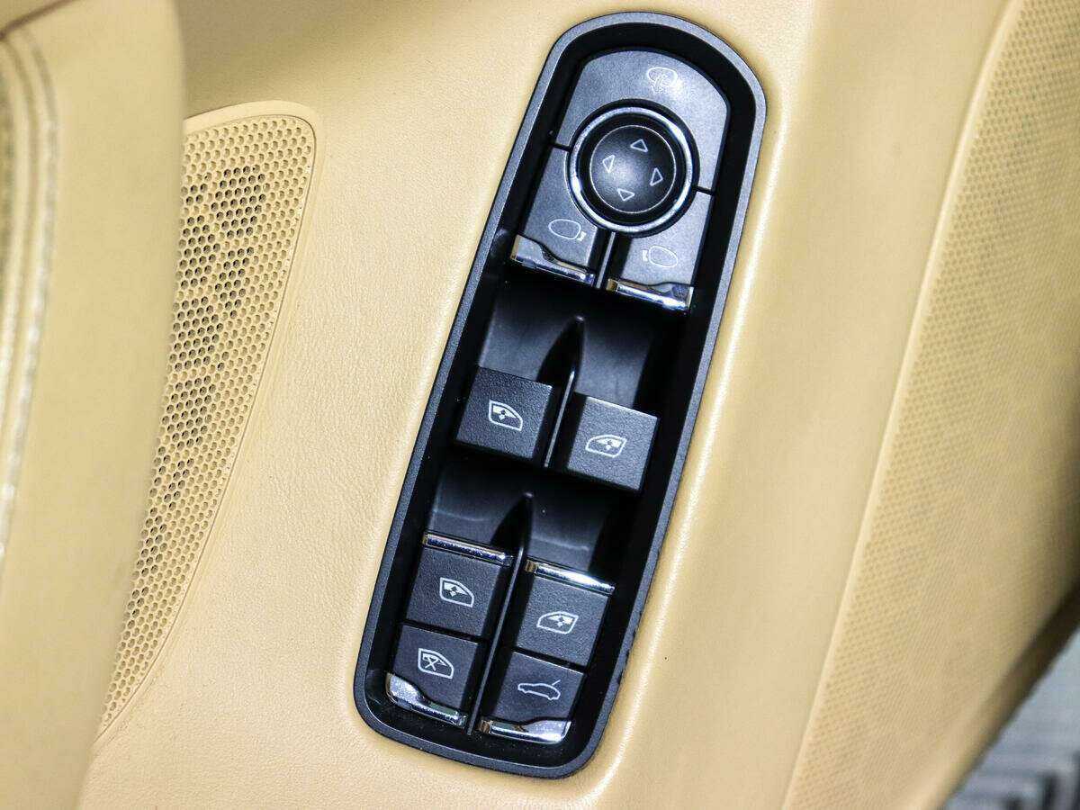 Купить Porsche Panamera с пробегом. Фото: #17