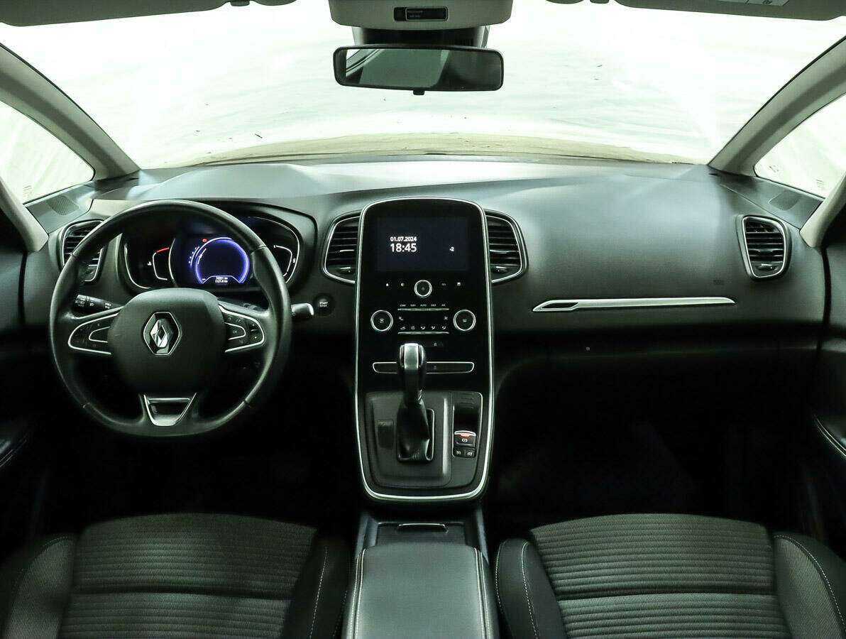 Купить Renault Scenic с пробегом. Фото: #17