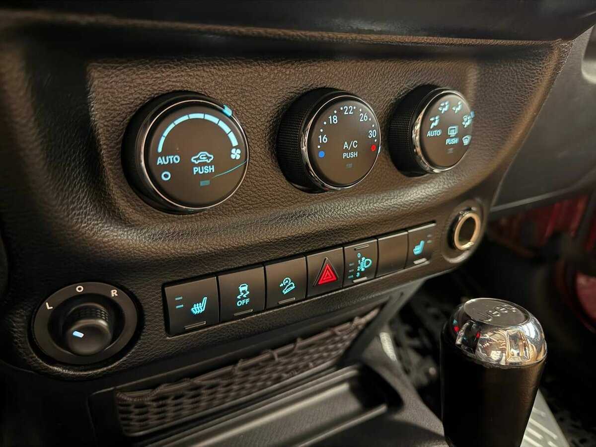 Купить Jeep Wrangler с пробегом. Фото: #9