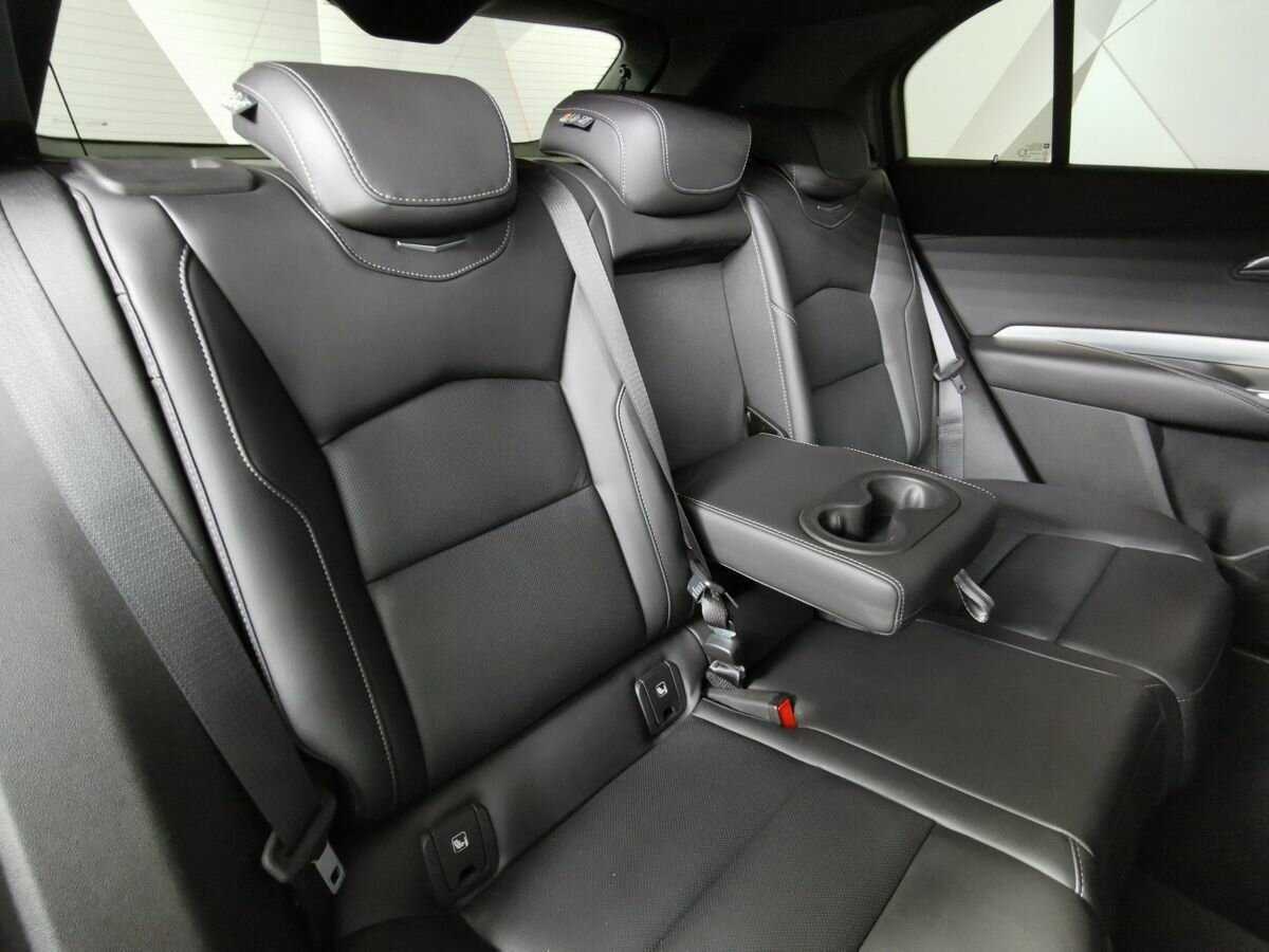 Купить Cadillac XT4 с пробегом. Фото: #12