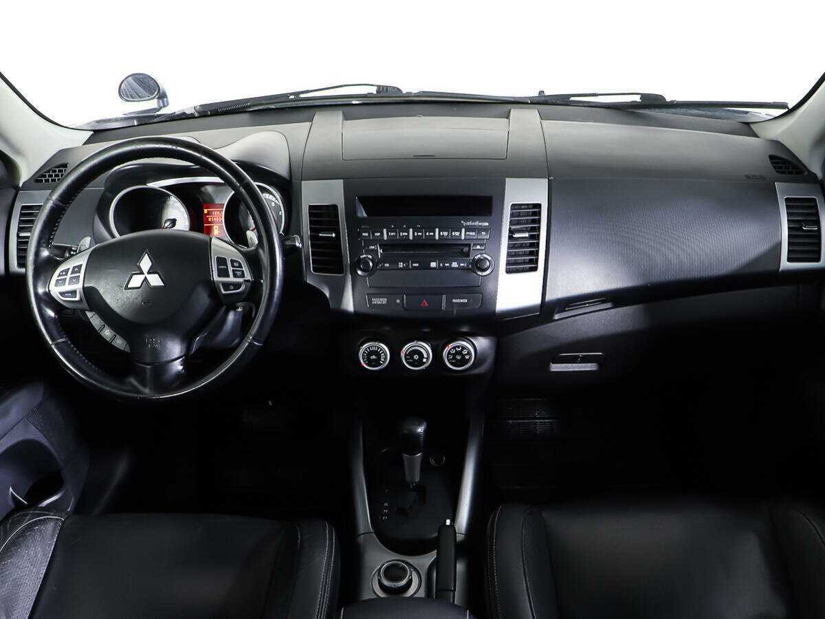 Купить Mitsubishi Outlander с пробегом. Фото: #11