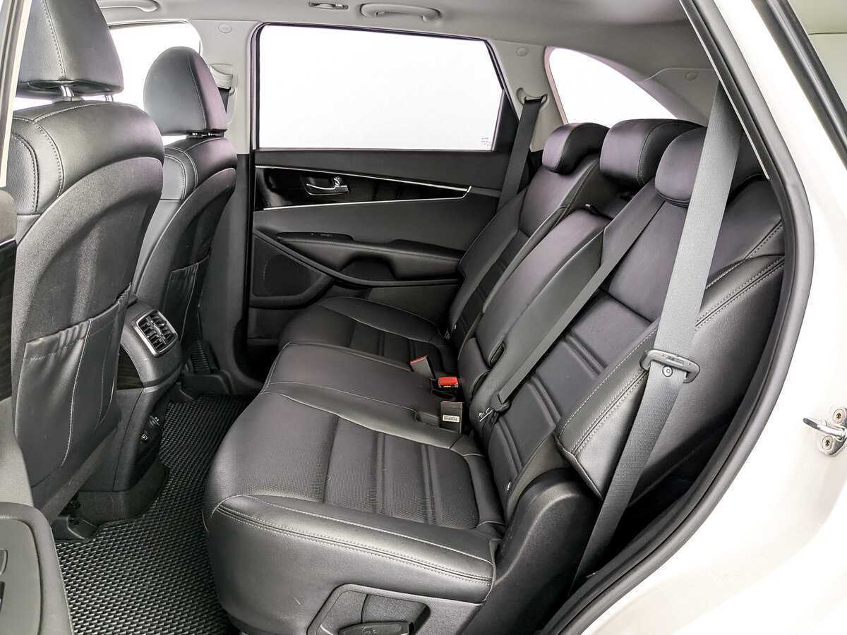 Купить Kia Sorento с пробегом. Фото: #11