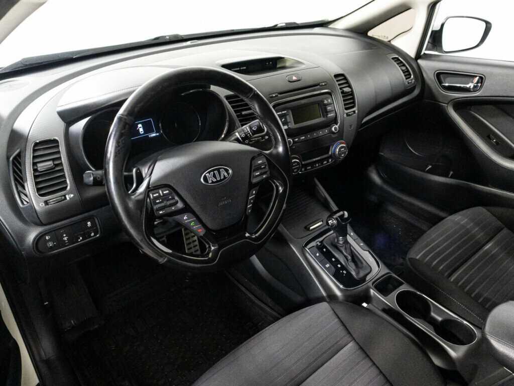 Купить Kia Cerato с пробегом. Фото: #9