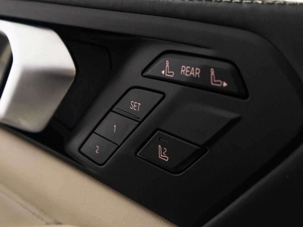 Купить BMW X7 с пробегом. Фото: #26