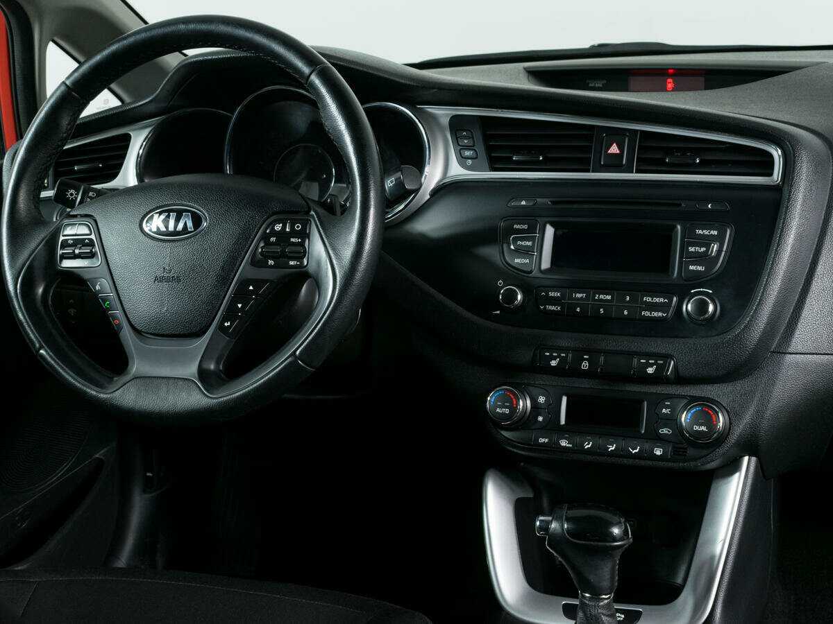 Купить Kia Ceed с пробегом. Фото: #10