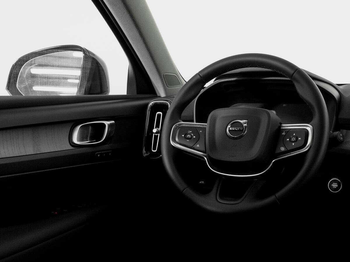 Купить Volvo XC40 с пробегом. Фото: #11