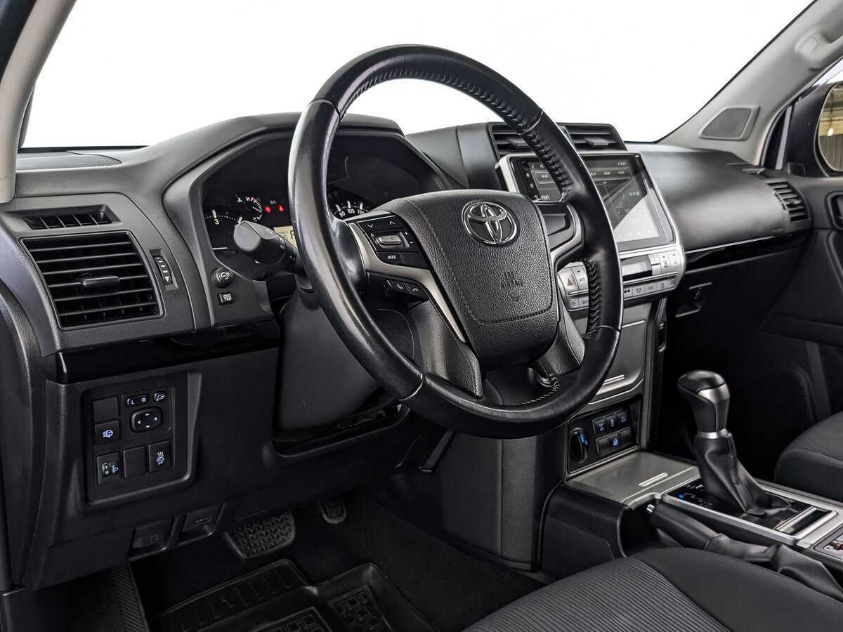 Купить Toyota Land Cruiser Prado с пробегом. Фото: #10