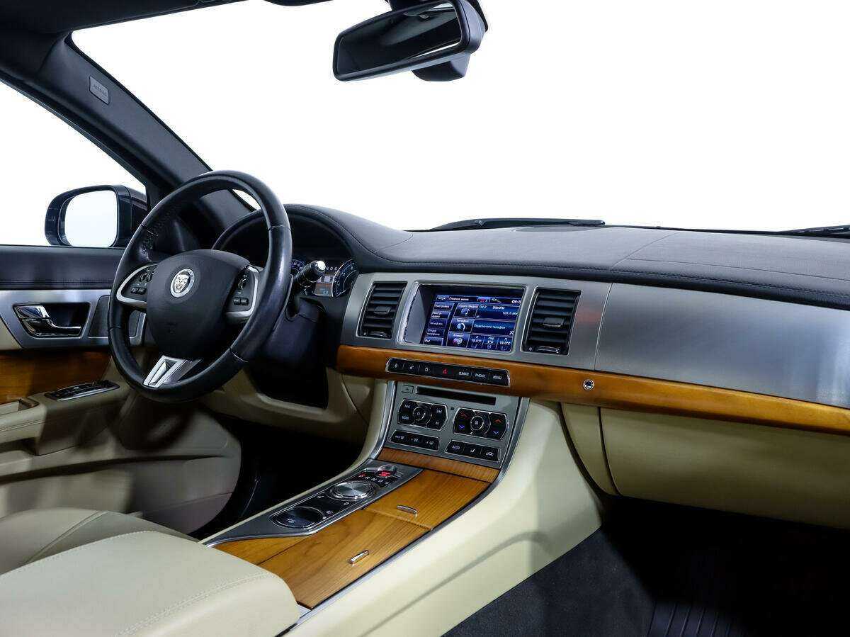Купить Jaguar XF с пробегом. Фото: #6