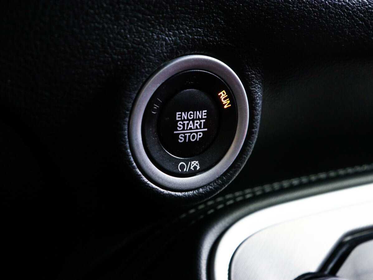 Купить Dodge Challenger с пробегом. Фото: #15