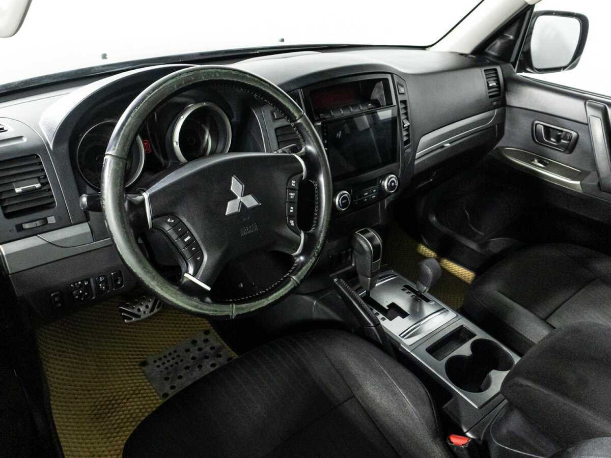 Купить Mitsubishi Pajero с пробегом. Фото: #10