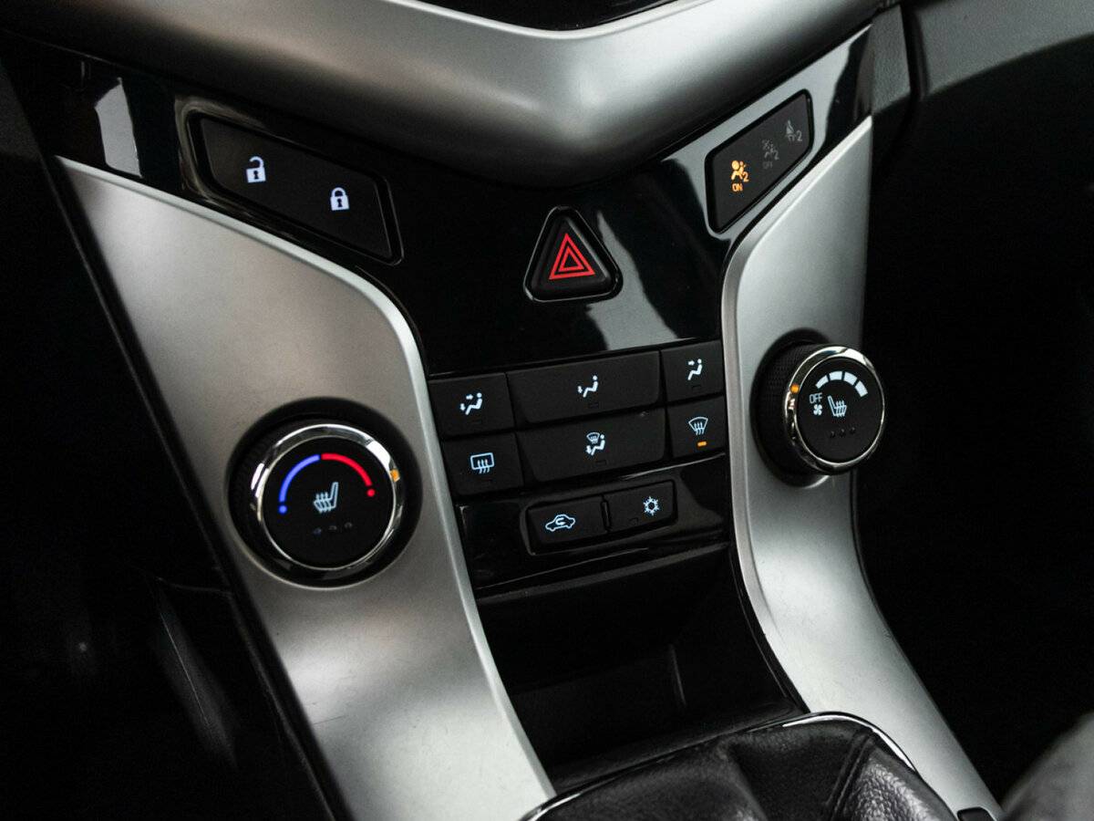 Купить Chevrolet Cruze с пробегом. Фото: #13