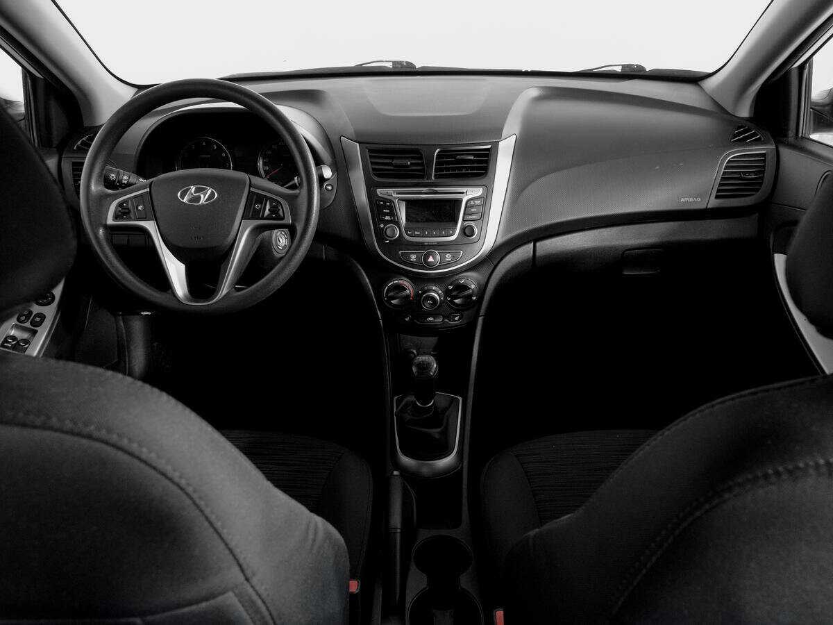 Купить Hyundai Solaris с пробегом. Фото: #11