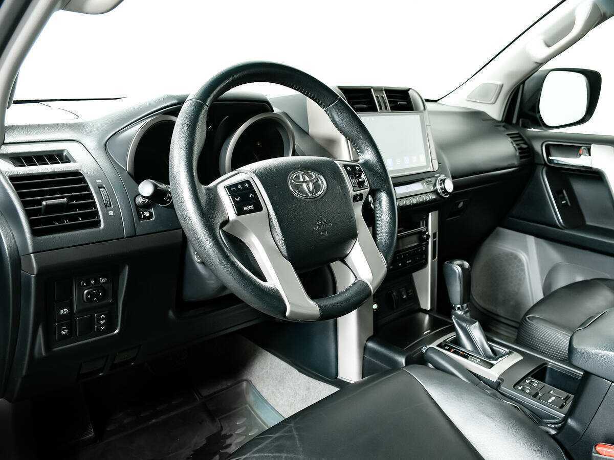 Купить Toyota Land Cruiser Prado с пробегом. Фото: #10