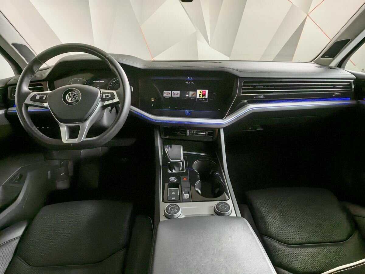 Купить Volkswagen Touareg с пробегом. Фото: #9