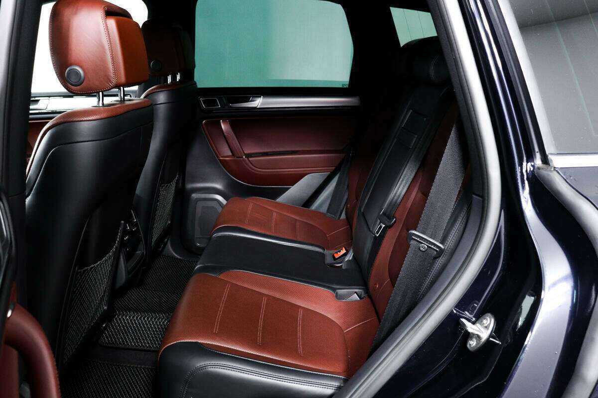Купить Volkswagen Touareg с пробегом. Фото: #11