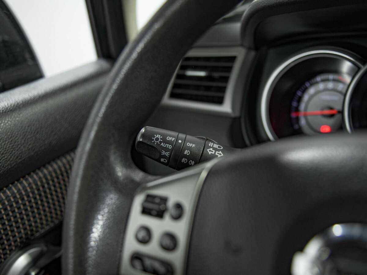 Купить Nissan Tiida с пробегом. Фото: #7