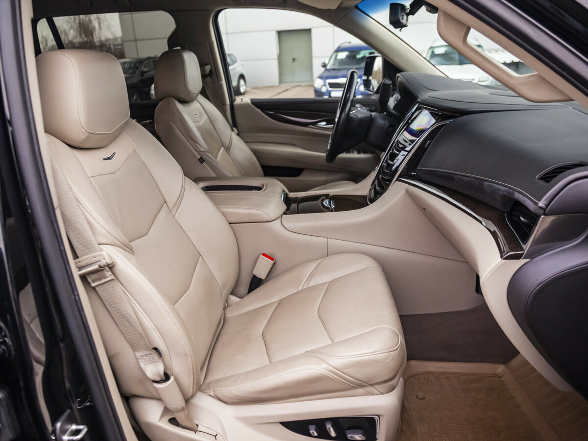 Купить Cadillac Escalade с пробегом. Фото: #9