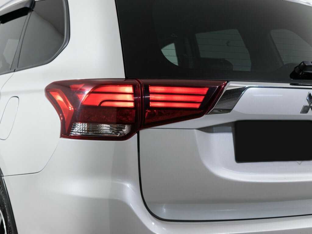 Купить Mitsubishi Outlander с пробегом. Фото: #16
