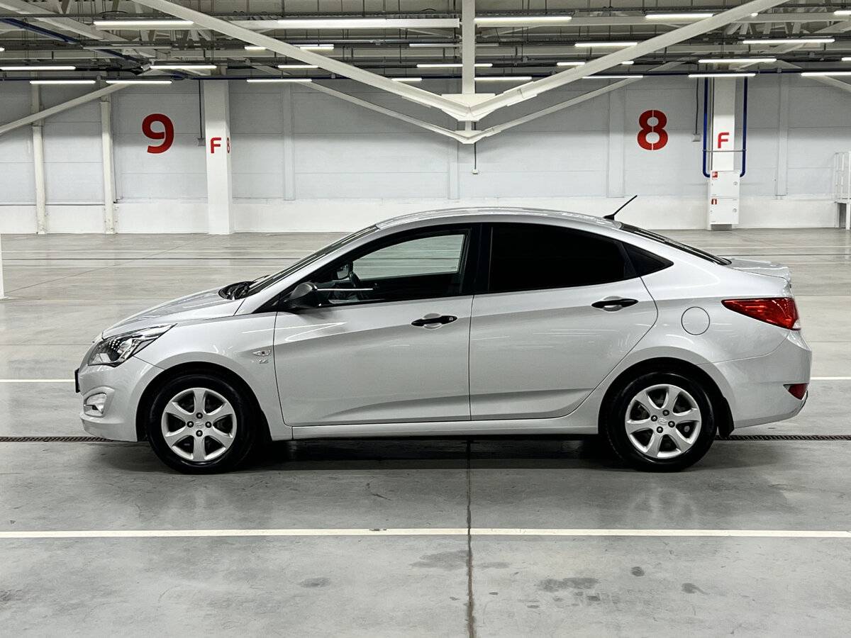 Купить Hyundai Solaris с пробегом. Фото: #7