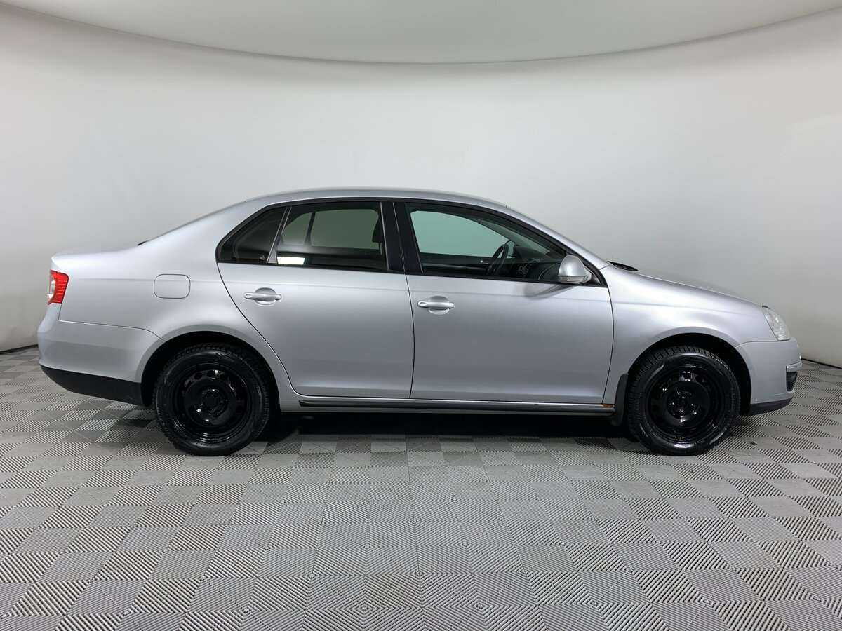 Купить Volkswagen Jetta с пробегом. Фото: #3
