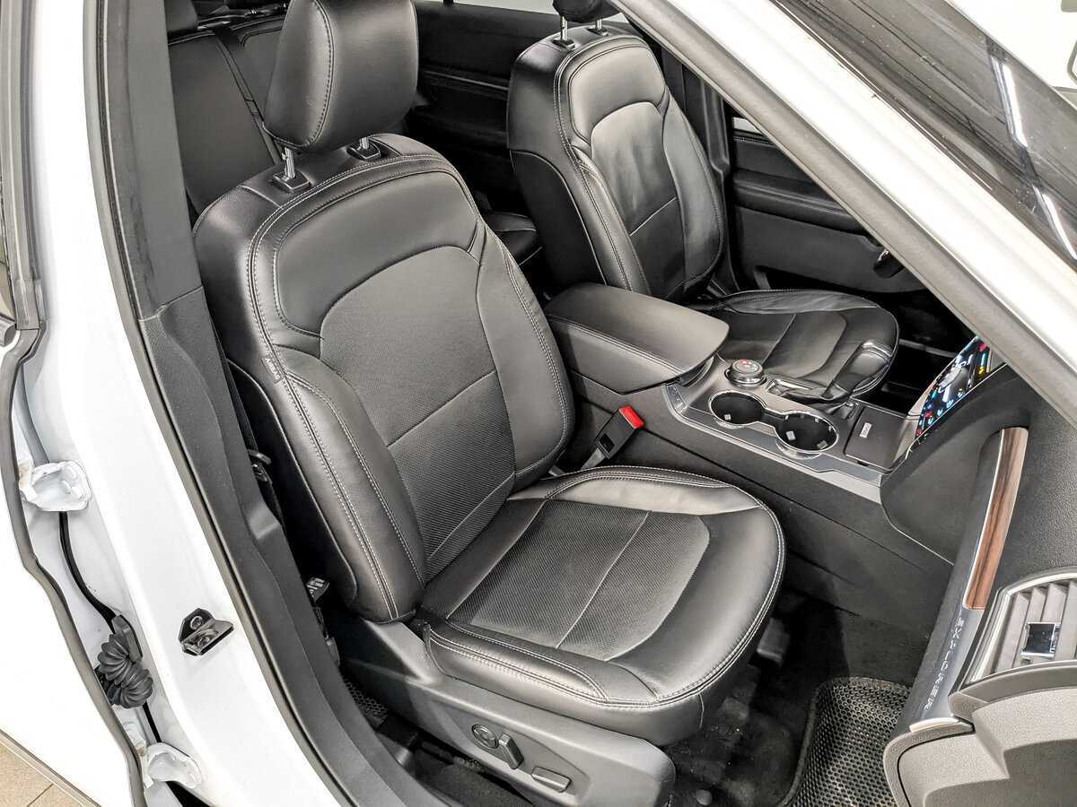 Купить Ford Explorer с пробегом. Фото: #21