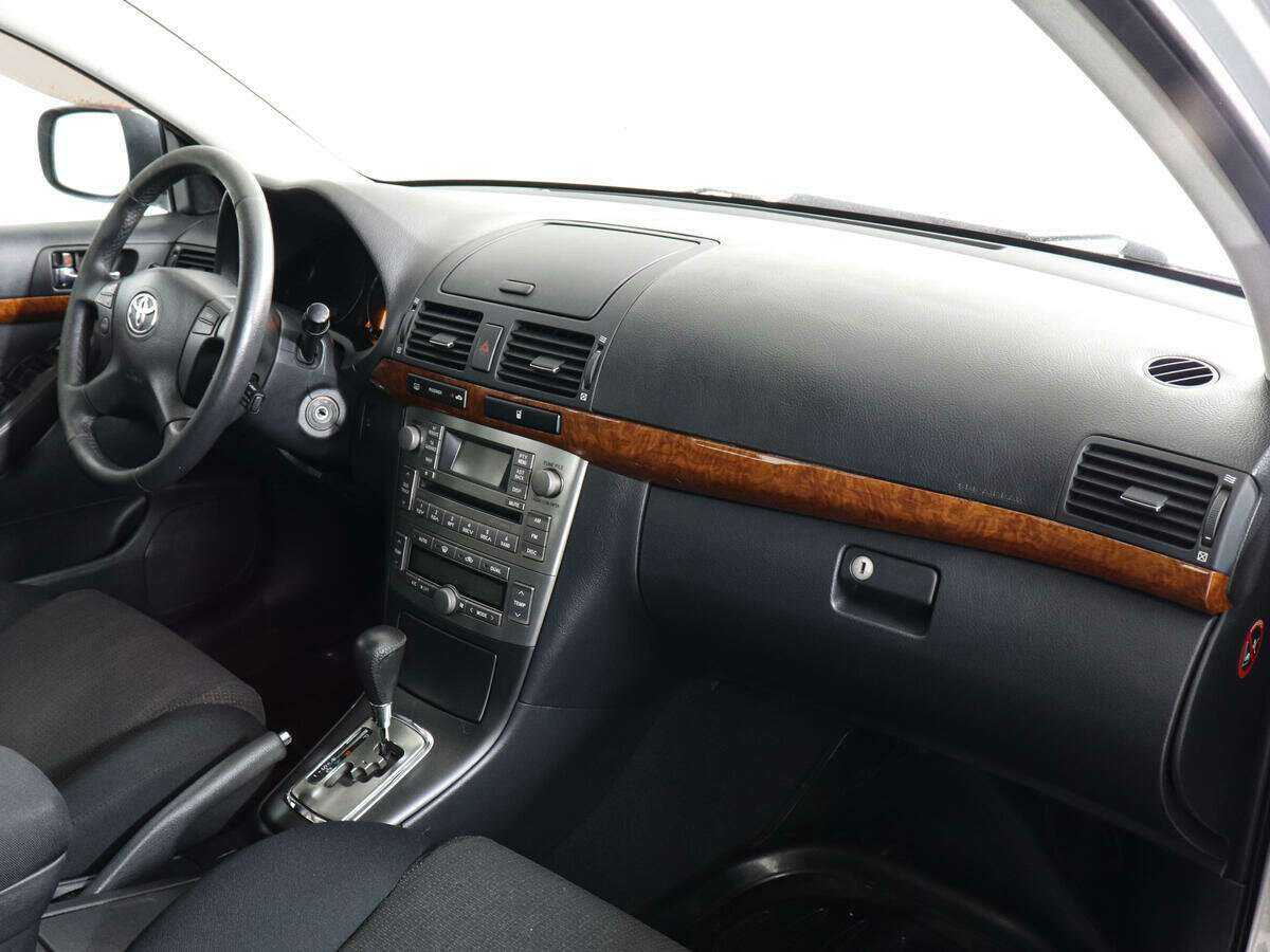 Купить Toyota Avensis с пробегом. Фото: #5