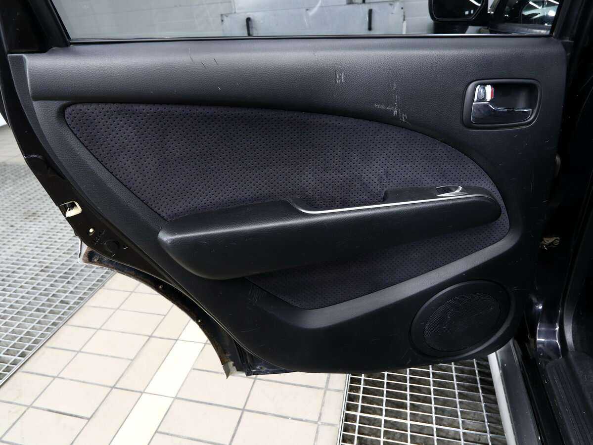 Купить Mitsubishi Outlander с пробегом. Фото: #10